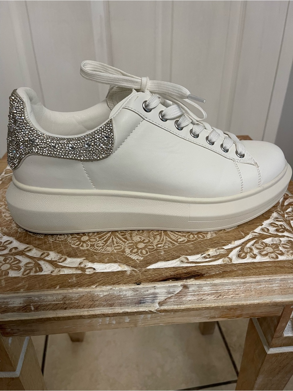 Steve Madden White Platform Lace-Up Sneaker with Crystal Heel Accent. Size 10